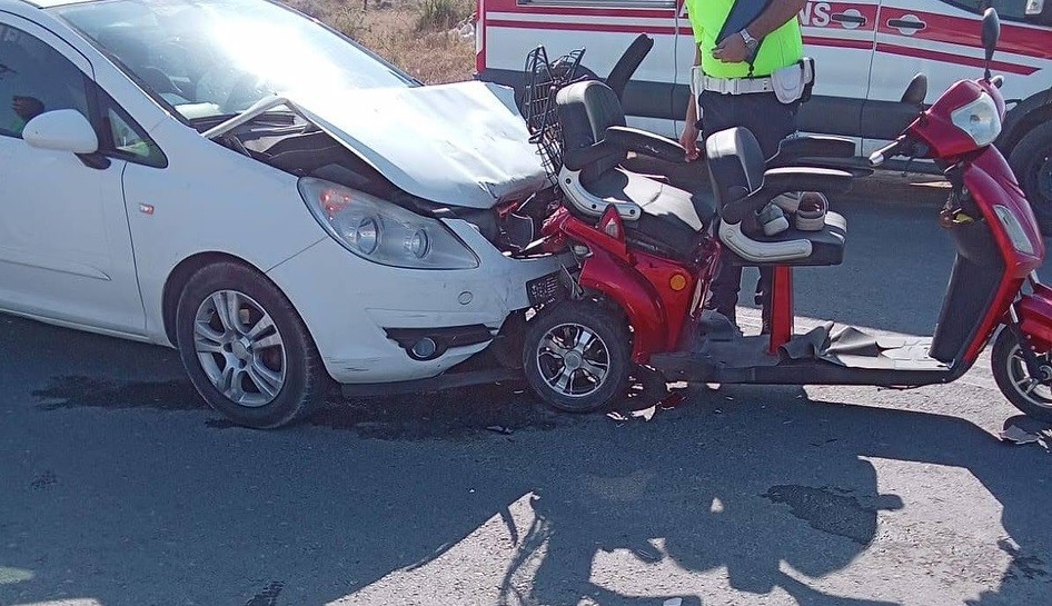 Enezde Trafik Kazası: 1 Ölü, 1 Yaralı