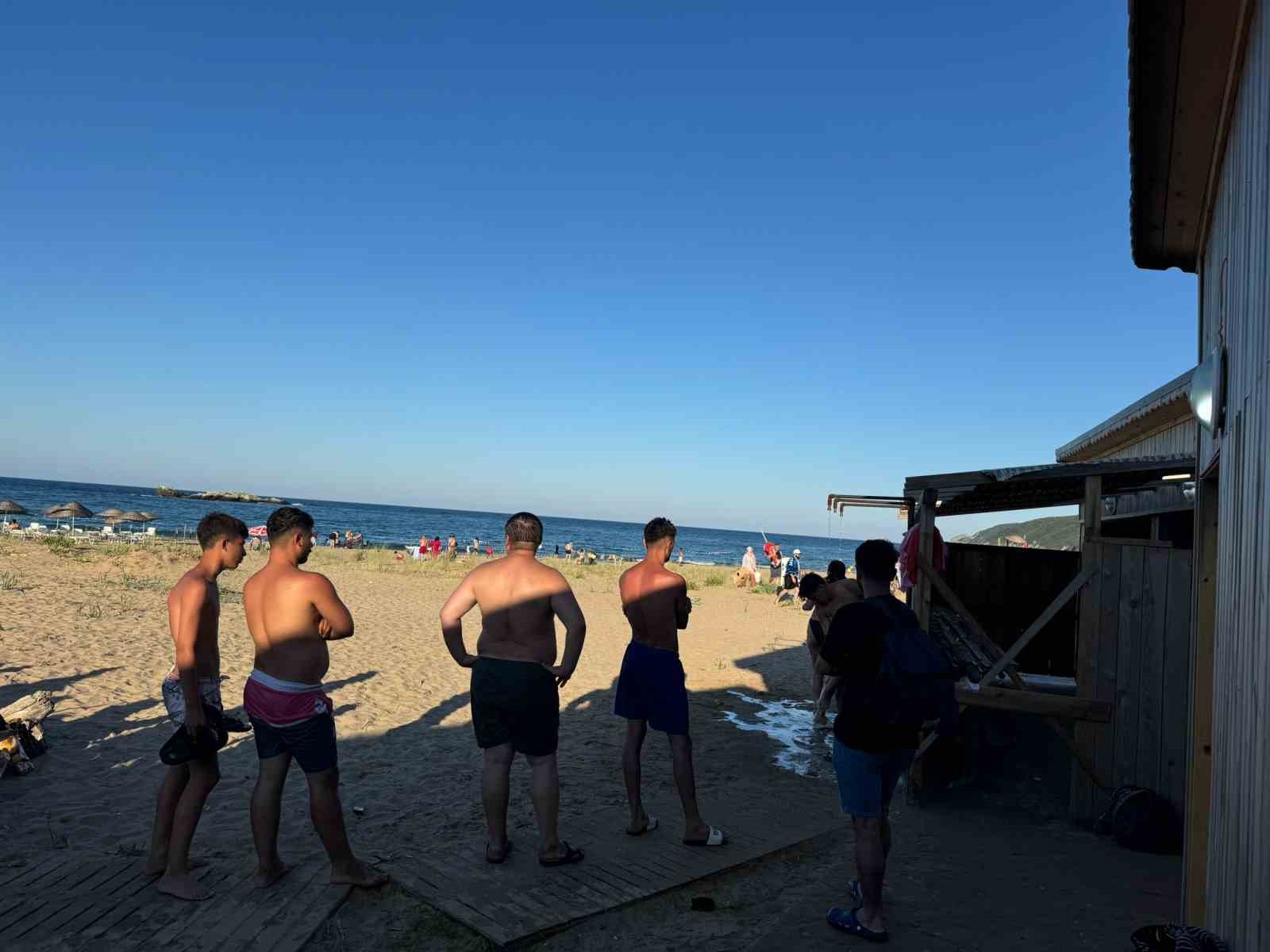 Giriş Ücreti 500 Tl Olan Kastro Plajında Hizmet Eksikliği Tepkisi