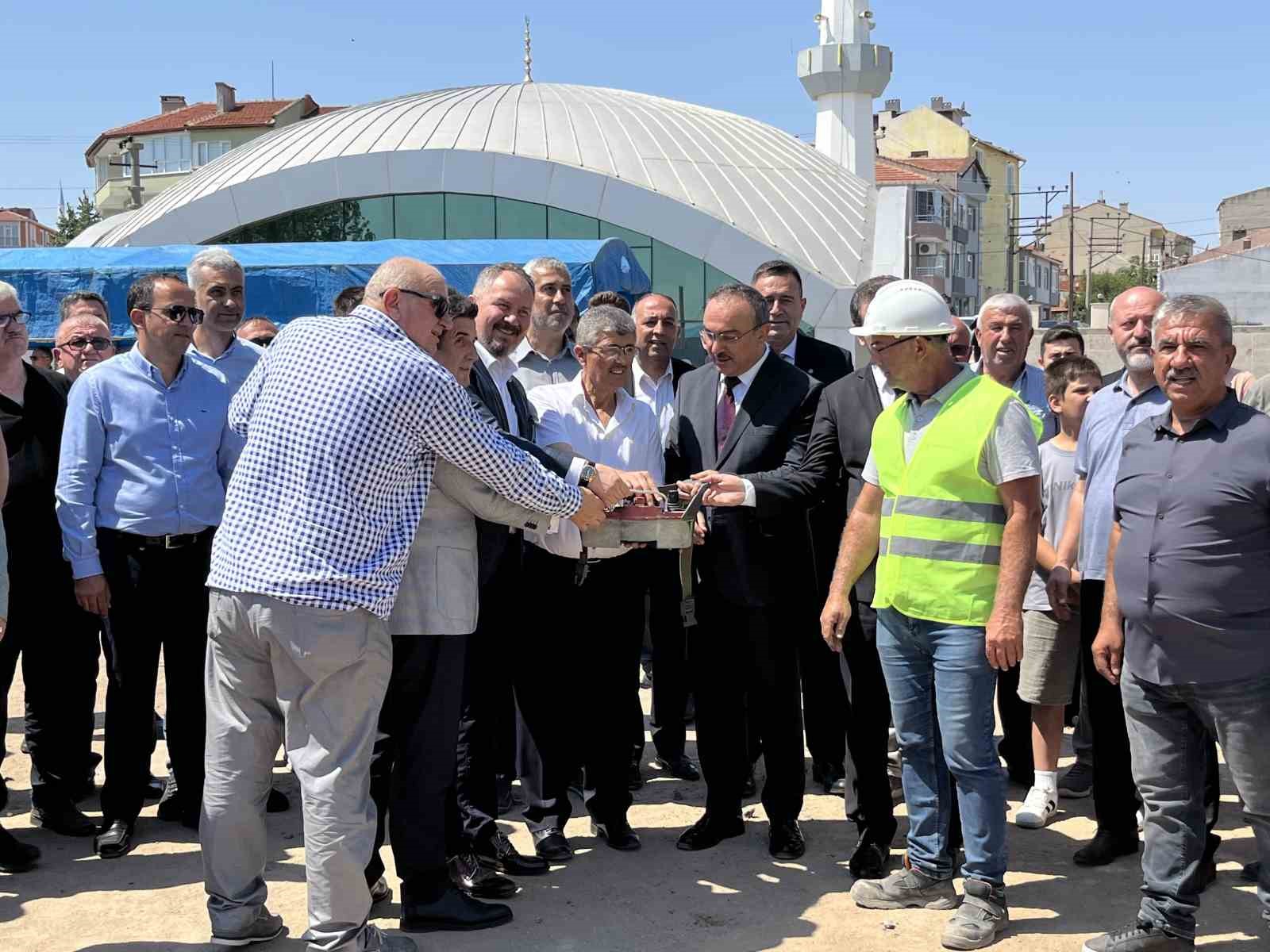 Hayraboluda Hayırseverler Tarafından Yaptırılacak Okulun Temeli Törenle Atıldı