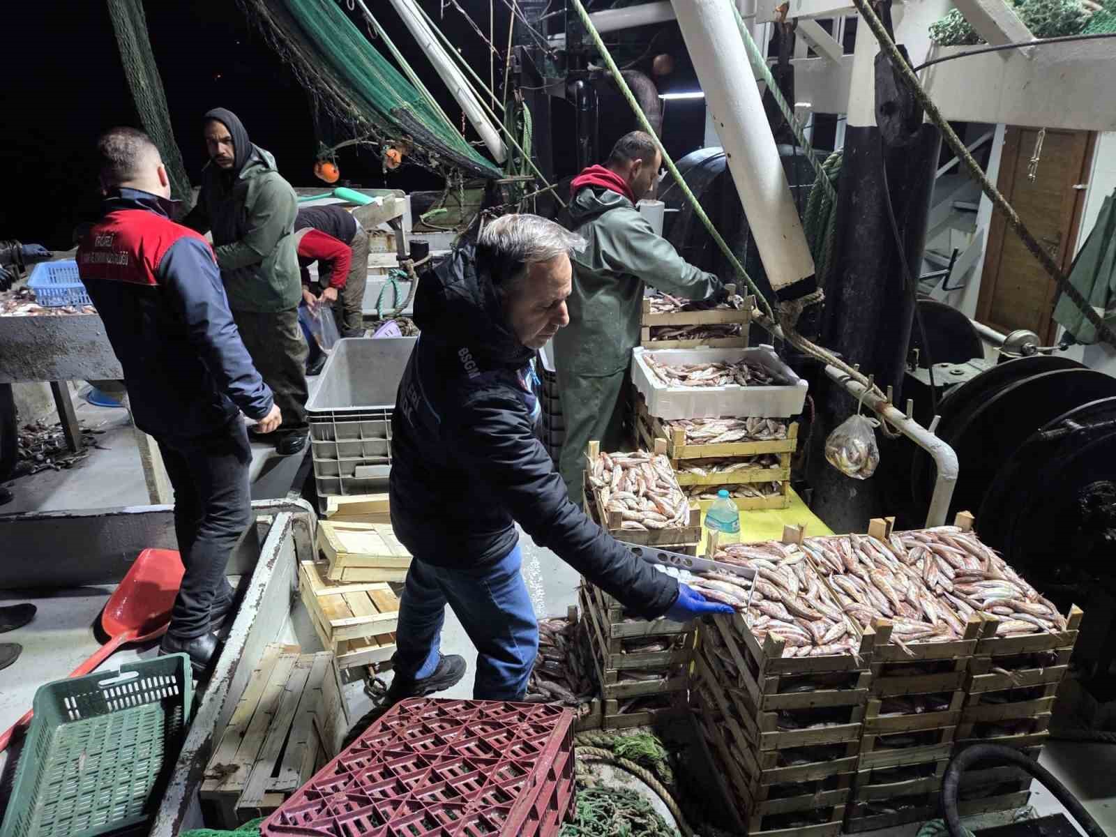 İğneada Balıkçı Barınağında Su Ürünleri Denetimi