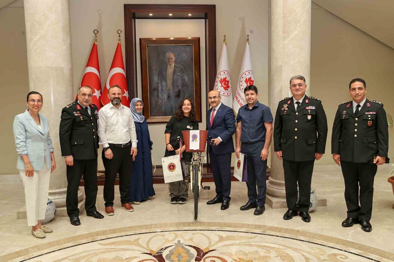 İl Jandarma Komutanı Aktemurdan Vali Demirtaşa Ziyaret