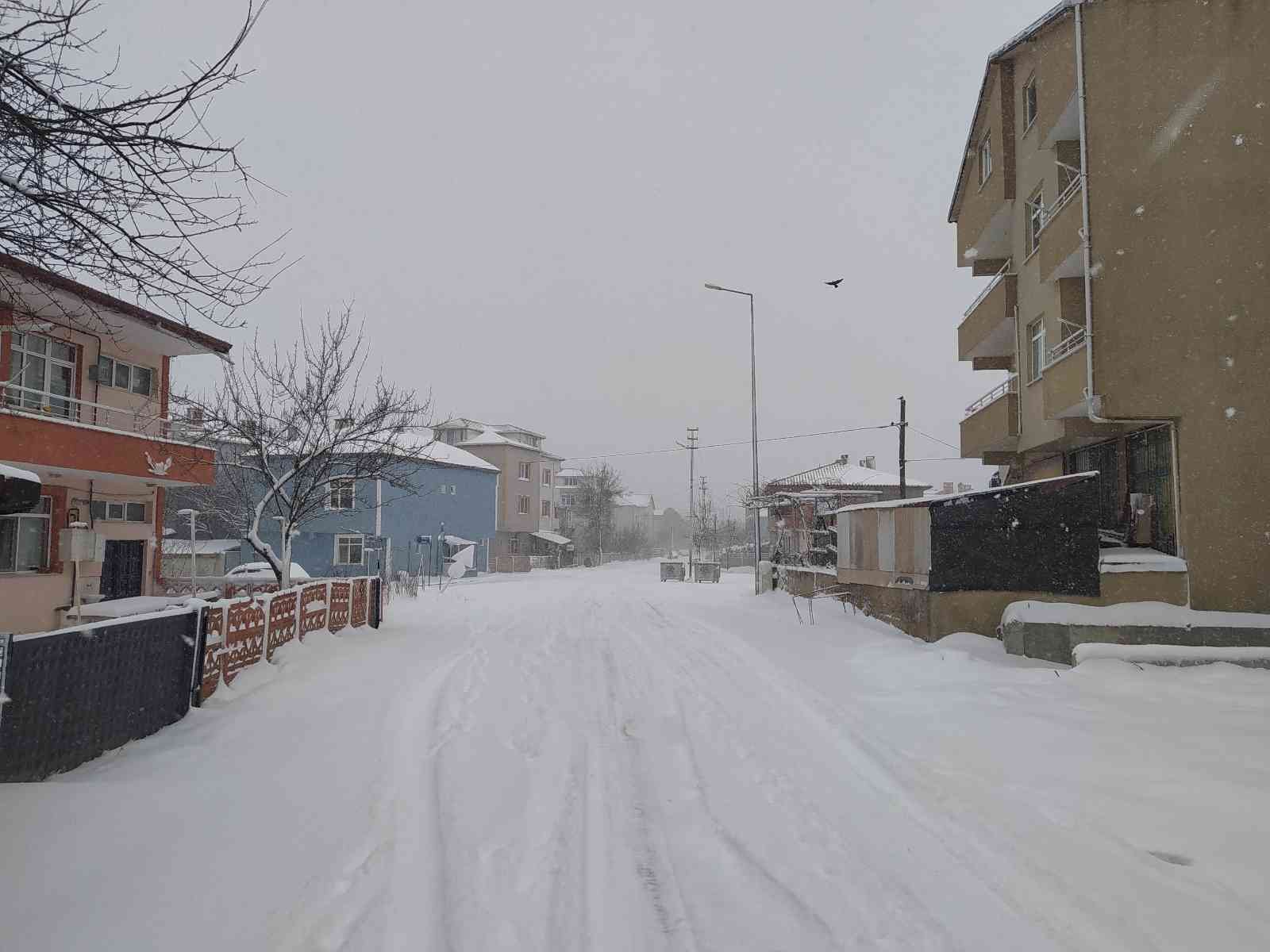 İstanbulda Beklenen Kar Fırtınası Tekirdağın Bazı İlçelerini Vurdu: Lapa Lapa Kar Yağıyor