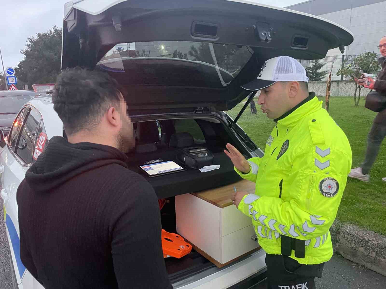 Kapaklıda Emniyet Şeridini İhlal Edenlere 9 Bin Lira Ceza