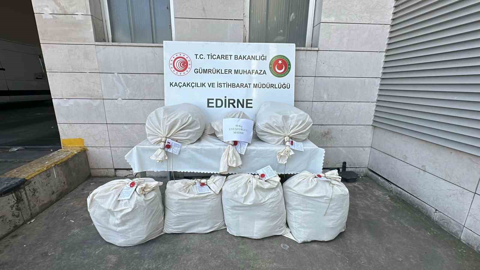 Kapıkulede Televizyon Ünitesinde 49 Kilo Esrar Ele Geçirildi