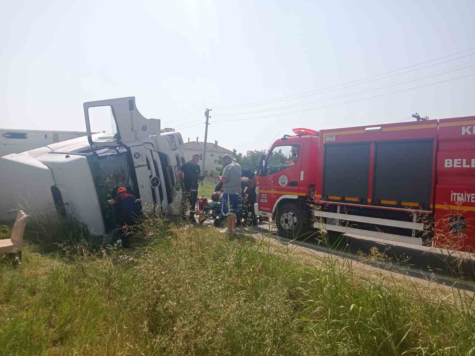 Keşanda Devrilen Kamyonun Sürücüsü Yaralandı