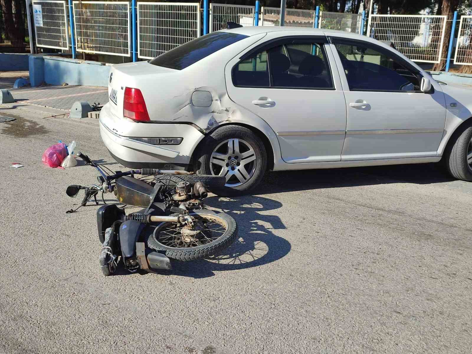 Keşanda Otomobil İle Çarpışan Motosiklette 2 Kişi Yaralandı