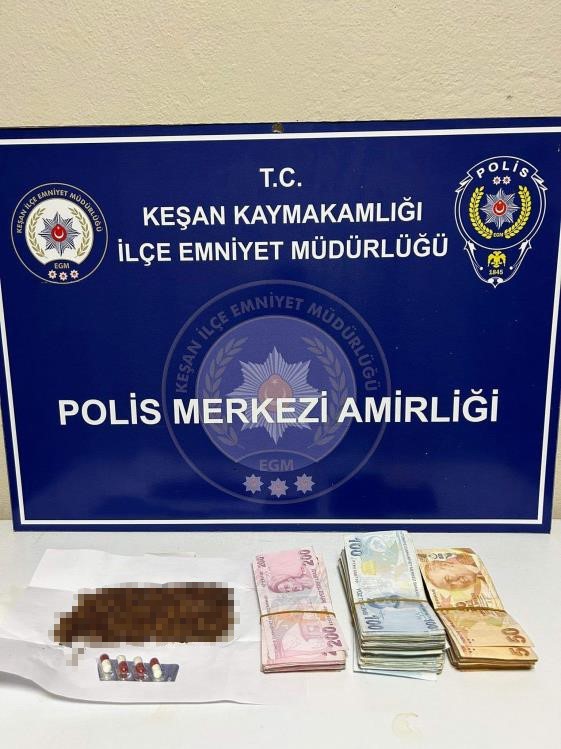 Keşanda Polisin Aramalarında 24.82 Gram Uyuşturucu Ele Geçirildi