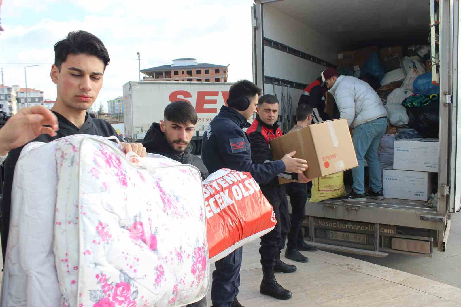 Kırklarelinde Deprem Bölgelerine Gönül Köprüsü: 9 Bin 239 Çadır Ve Konteyner Gönderildi