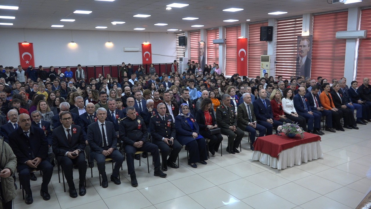 Kırklarelinde İstiklal Marşının Kabulü Ve Akifi Anma Programı Düzenledi