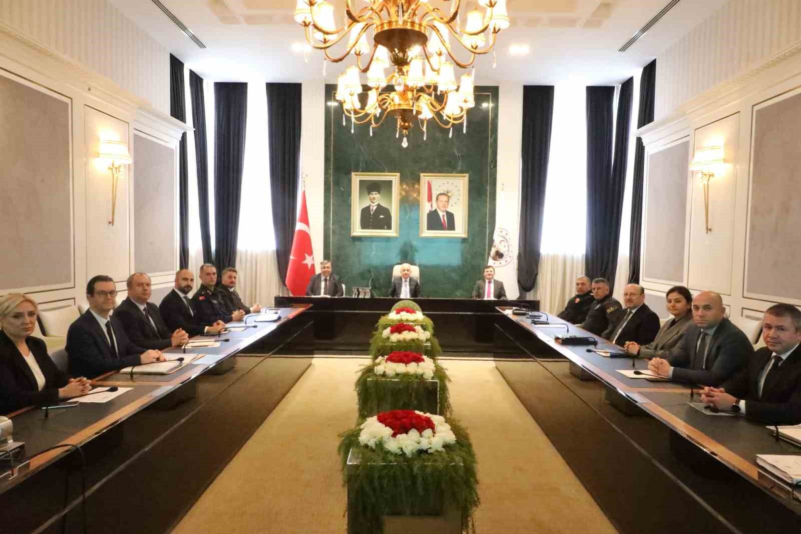 Kırklarelinde Sahipsiz Sokak Hayvanları Denetleme Komisyon Toplantısı Yapıldı