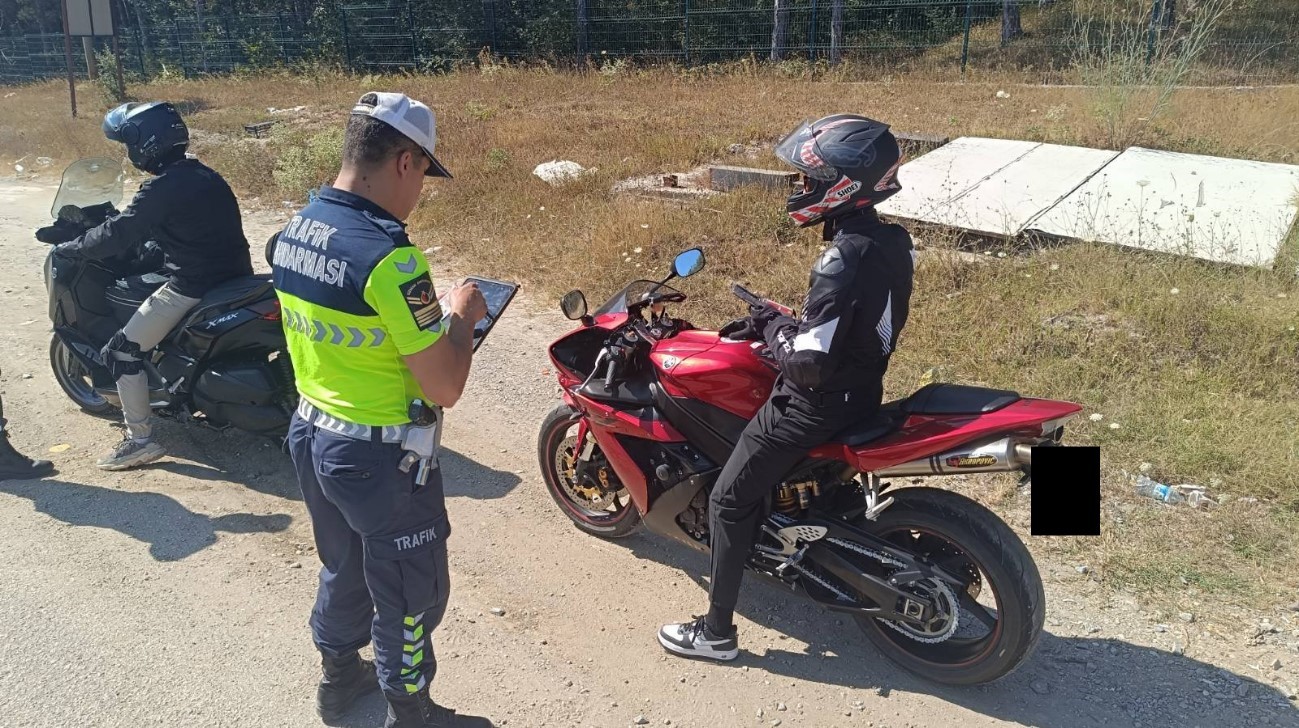 Kırklarelinde Trafik Denetimi: 241 Araç Ve Sürücüye İşlem Yapıldı