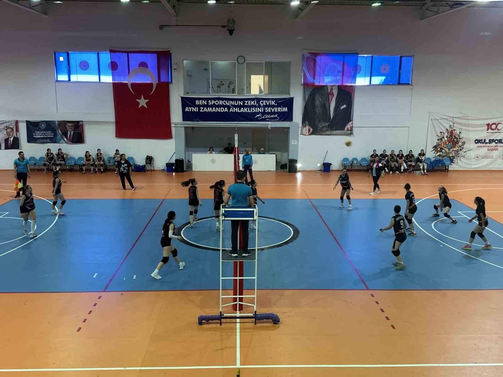 Kızlar Voleybolda Kazanan Muratlı