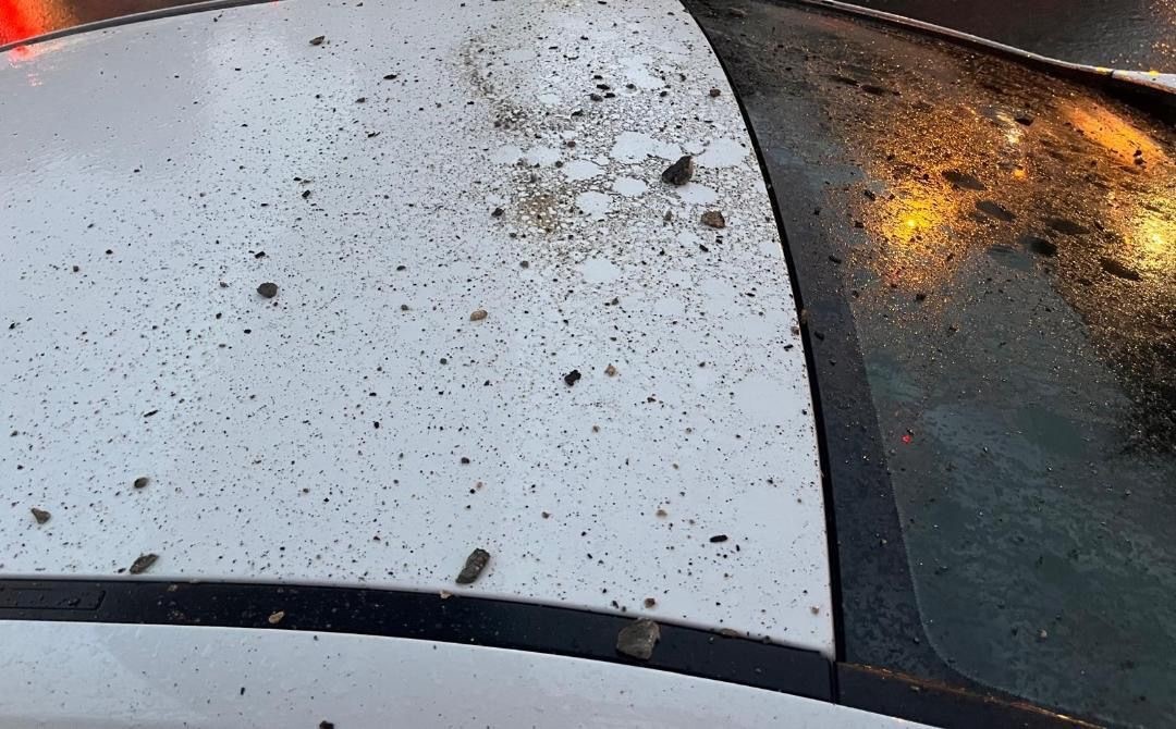 Lüleburgazda Üst Geçitten Beton Parçaları Düştü: Sürücü Faciadan Döndü