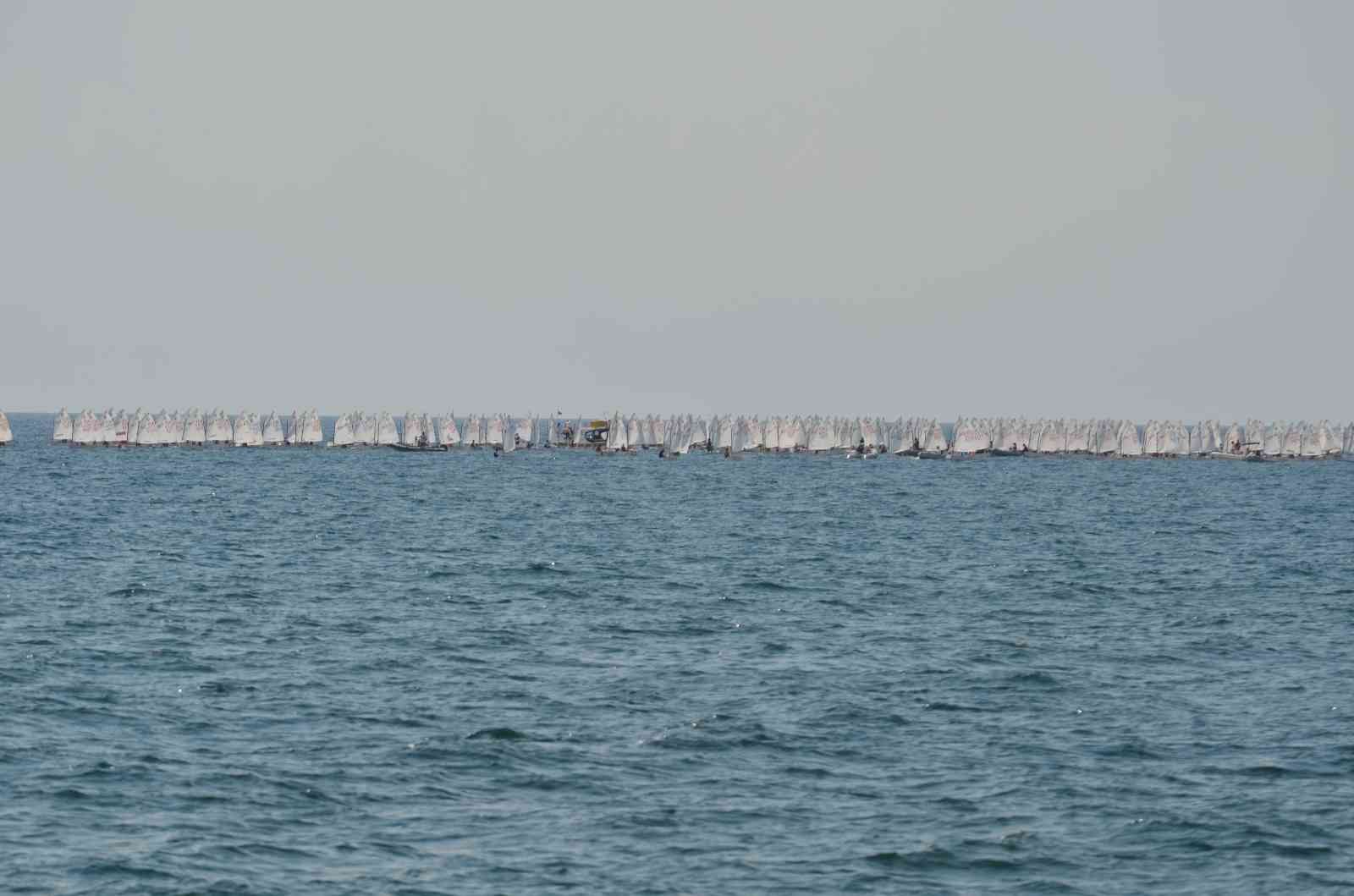 Marmara Denizinde Uluslararası Yelken Yarışları Başladı: 8 Ülkeden 313 Sporcu Yarışıyor
