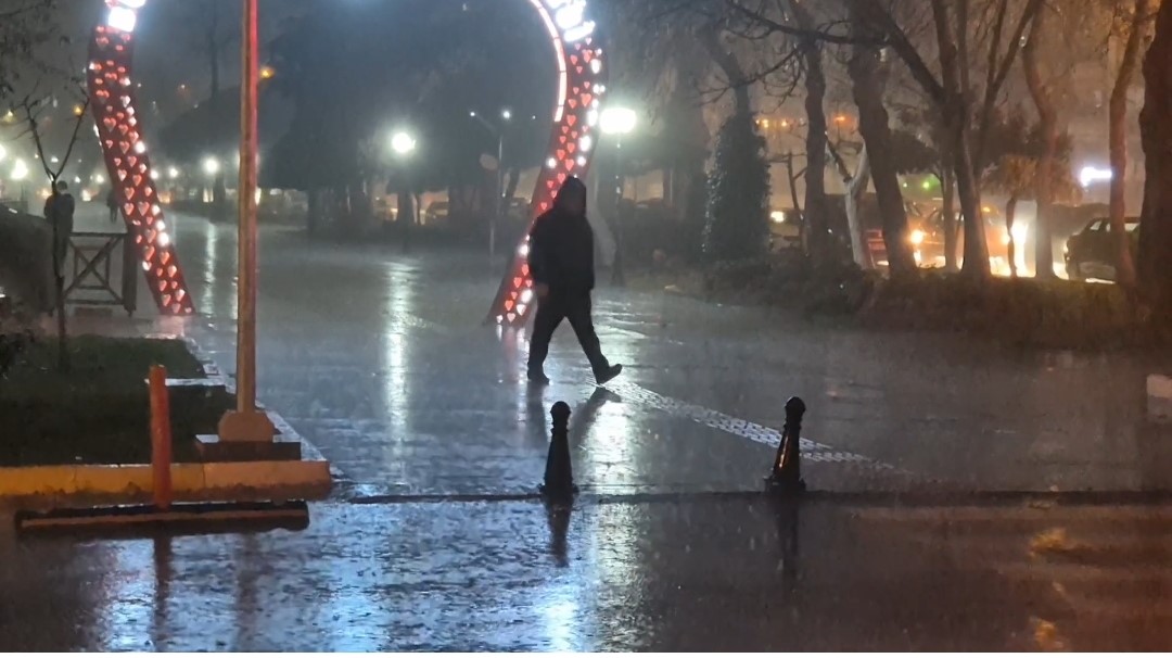 Meteoroloji Uyardı, Tekirdağda Kuvvetli Yağış Etkili Oldu