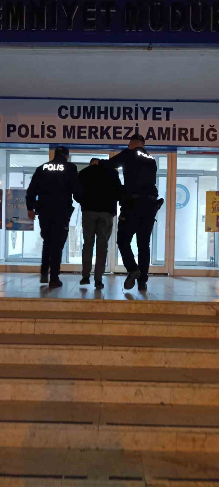 Muratlıda Fabrikadan 1 Milyonluk Değerinde Bakır Kablo Hırsızlığı: 4 Kişi Tutuklandı