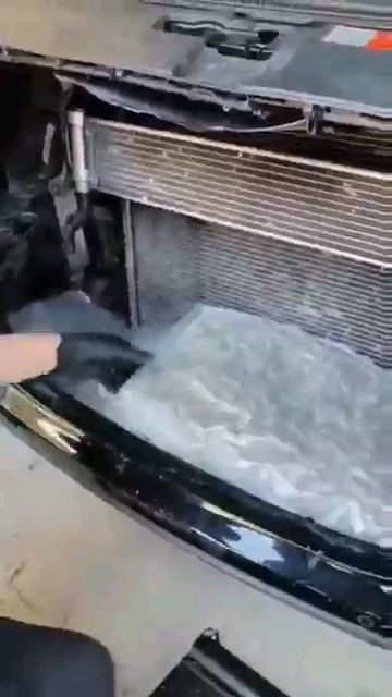 Otomobilin Radyatör Ve Tamponundan 17,5 Kilo Esrar Ele Geçirildi