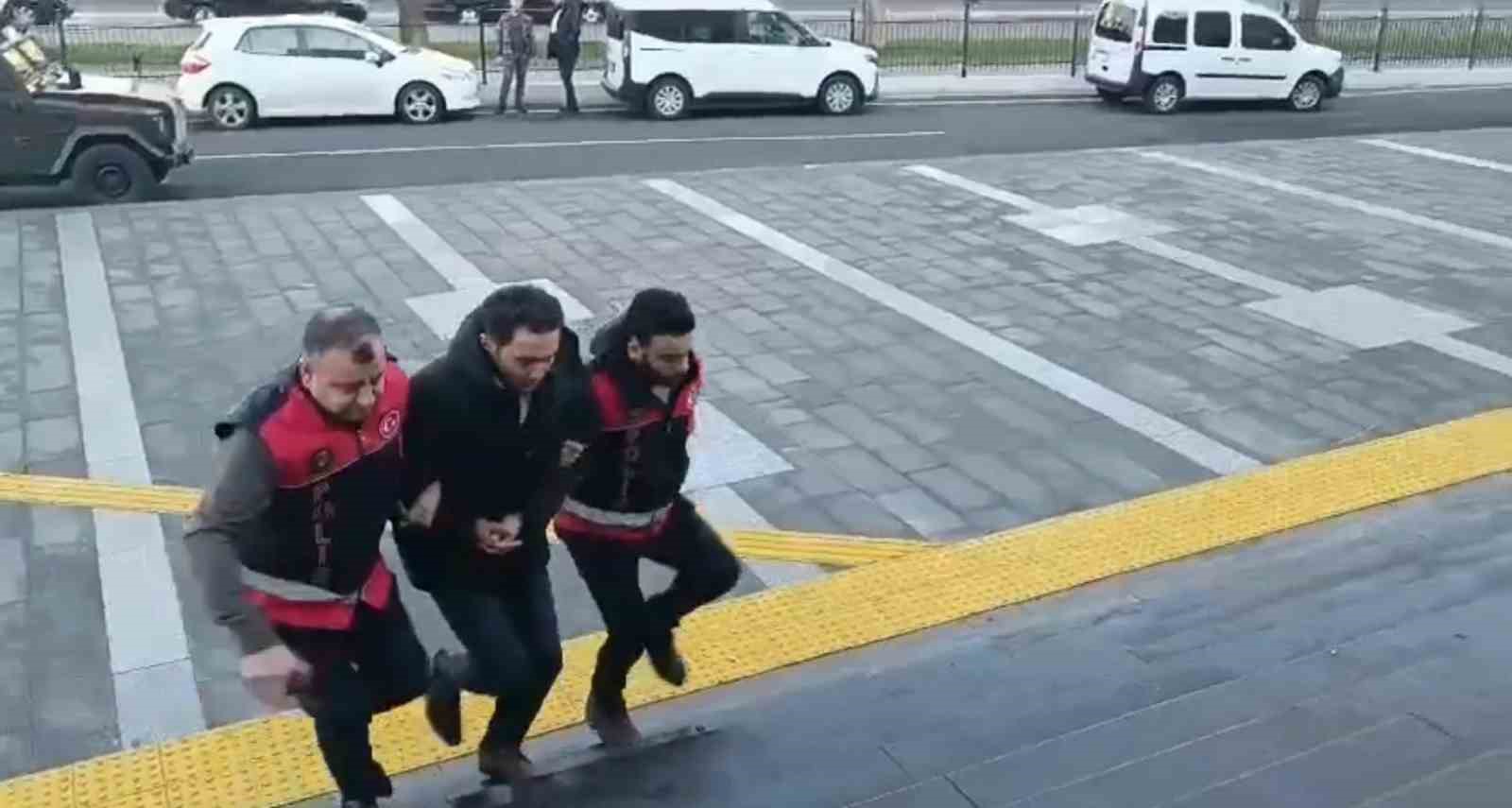 Peygamber Efendimize Hakaret Ettiği İddia Edilen Eski Belediye Personeli Hakim Karşısına Çıkacak