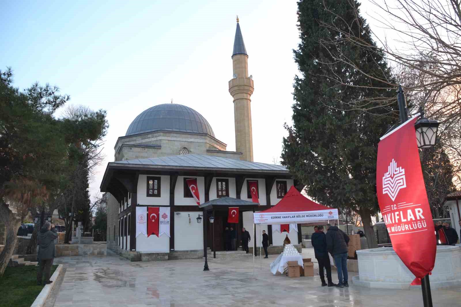 Restorasyonu Tamamlanan 5 Asırlık Cami Regaip Kandilinde İbadete Açıldı