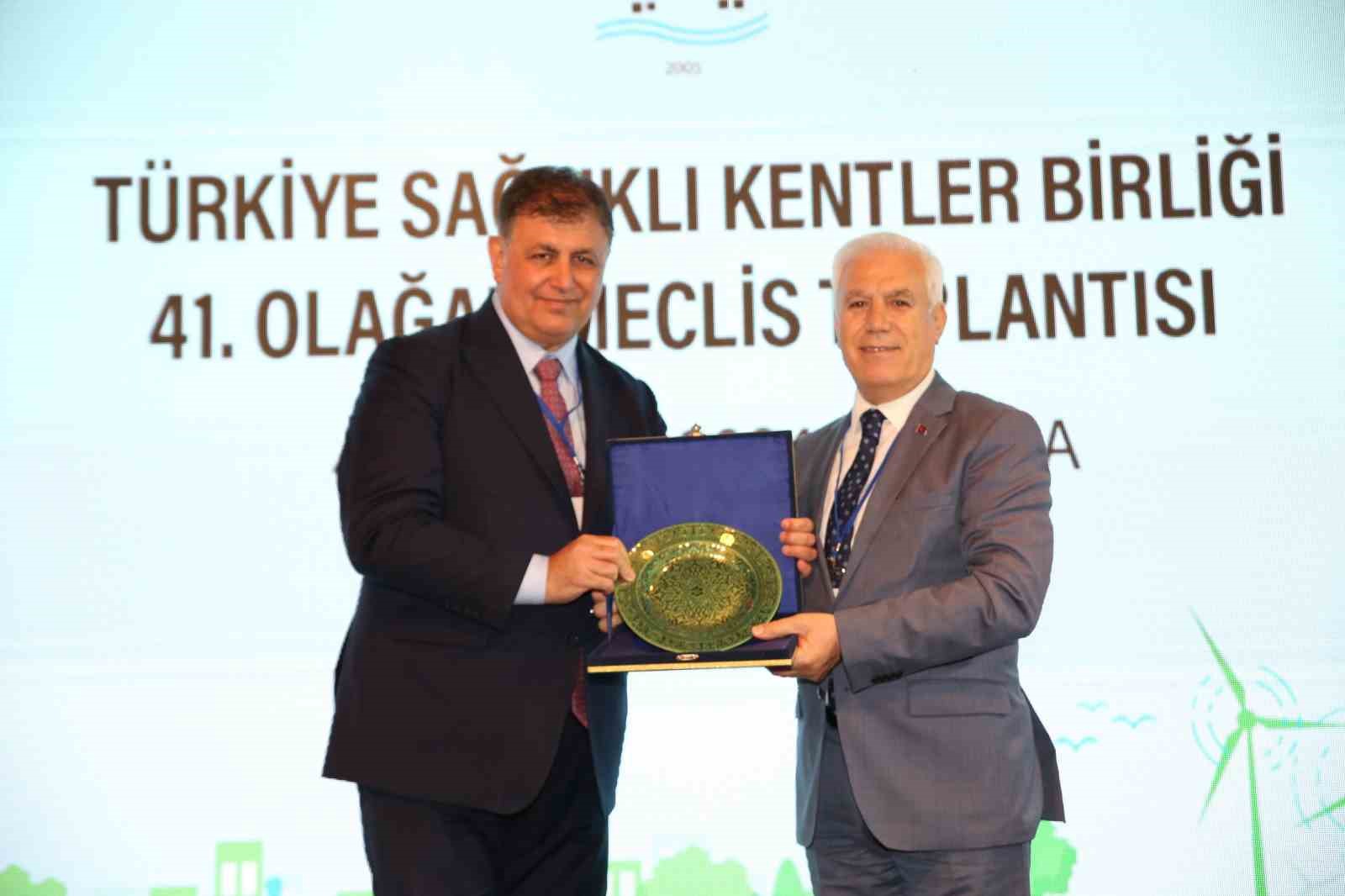Sağlıklı Kentler Birliği Başkanına İzmir Büyükşehir Belediye Başkanı Cemil Tugay Seçildi
