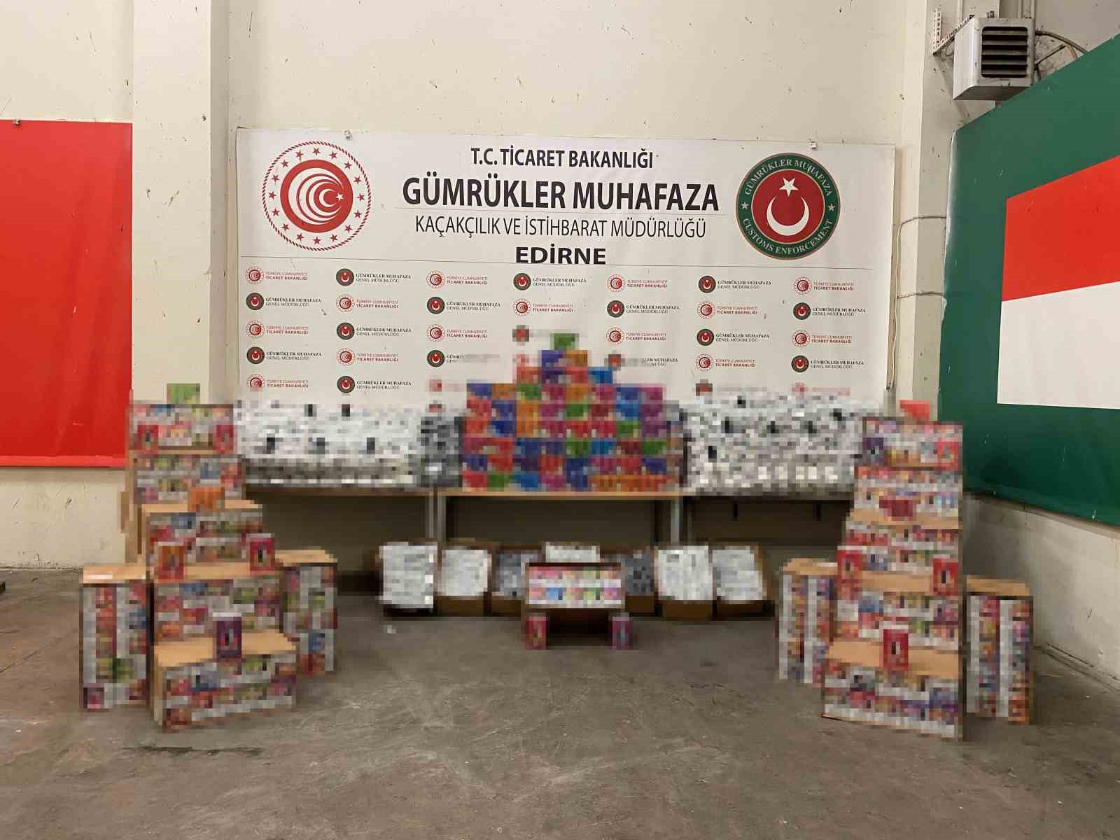 Sınır Kapılarında Kaçakçılığa Büyük Darbe: Milyonlarca Lira Değerinde Kaçak Ürün Ele Geçirildi