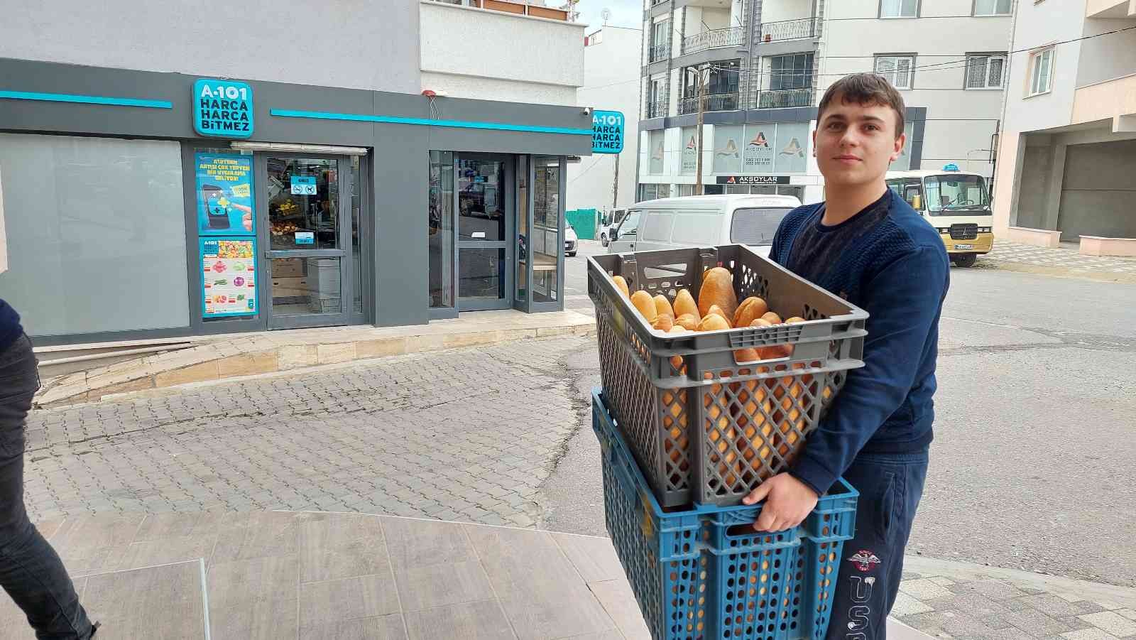 Sokağındaki Zincir Marketleri Dize Getirdi: Ekmek 1 Tlye Düştü