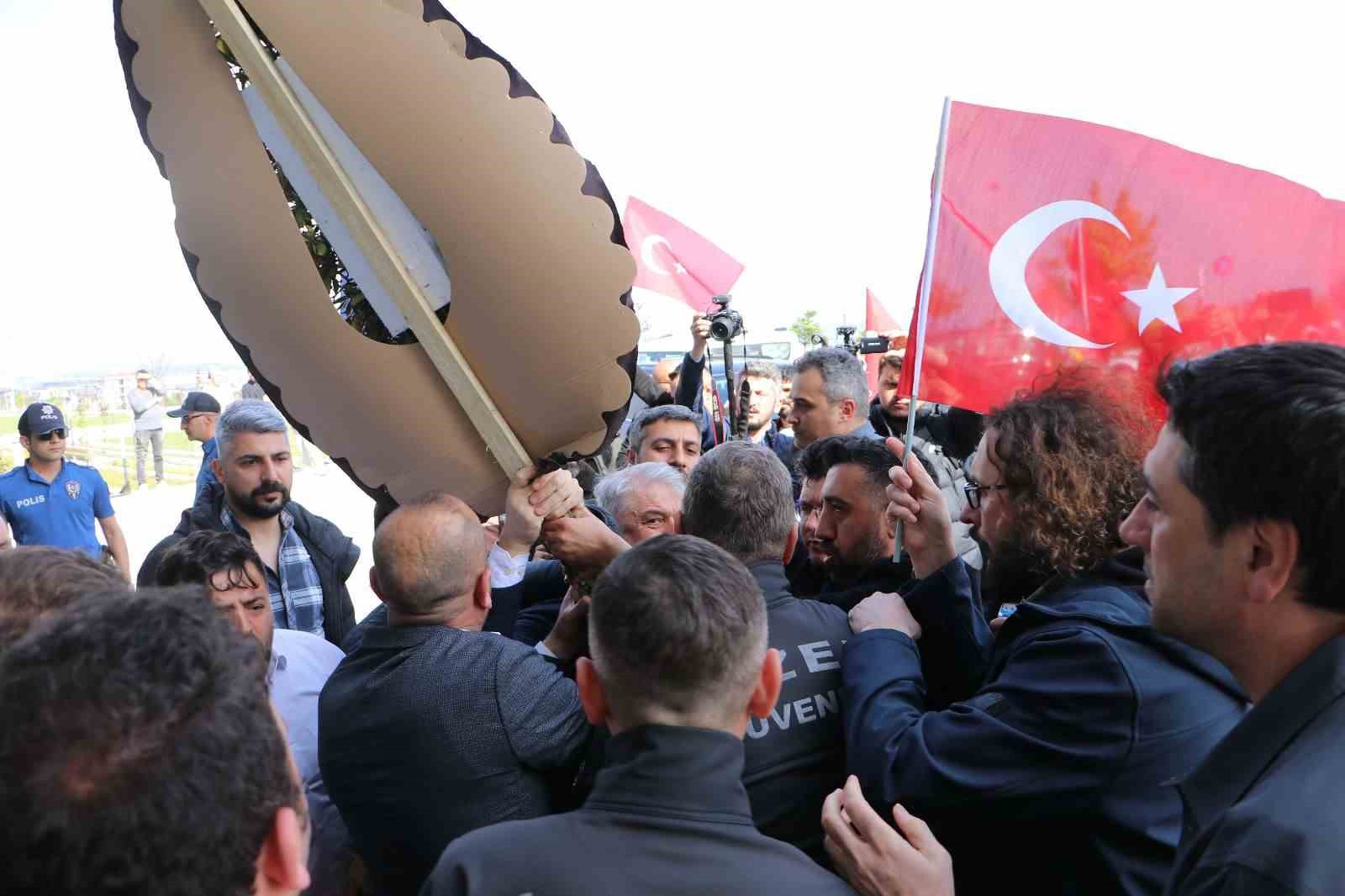 Stk Temsilcileri, Tekirdağ Büyükşehir Belediye Başkanını İstifaya Davet Etti