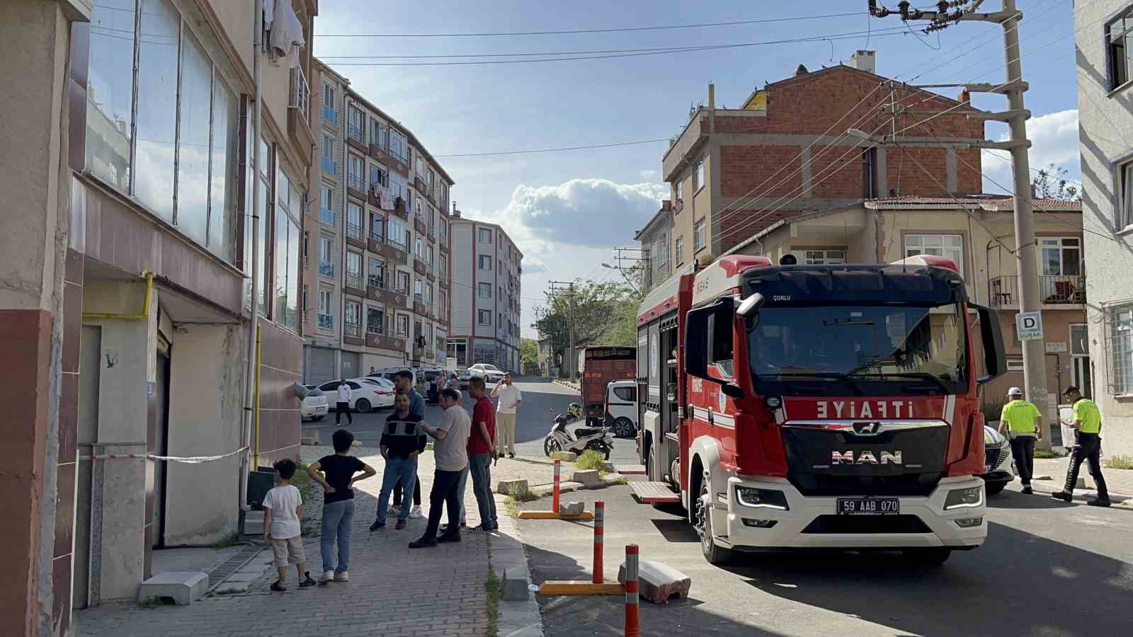 Tamir Ettiği Arabasının Altında Kalan Adam Hayatını Kaybetti