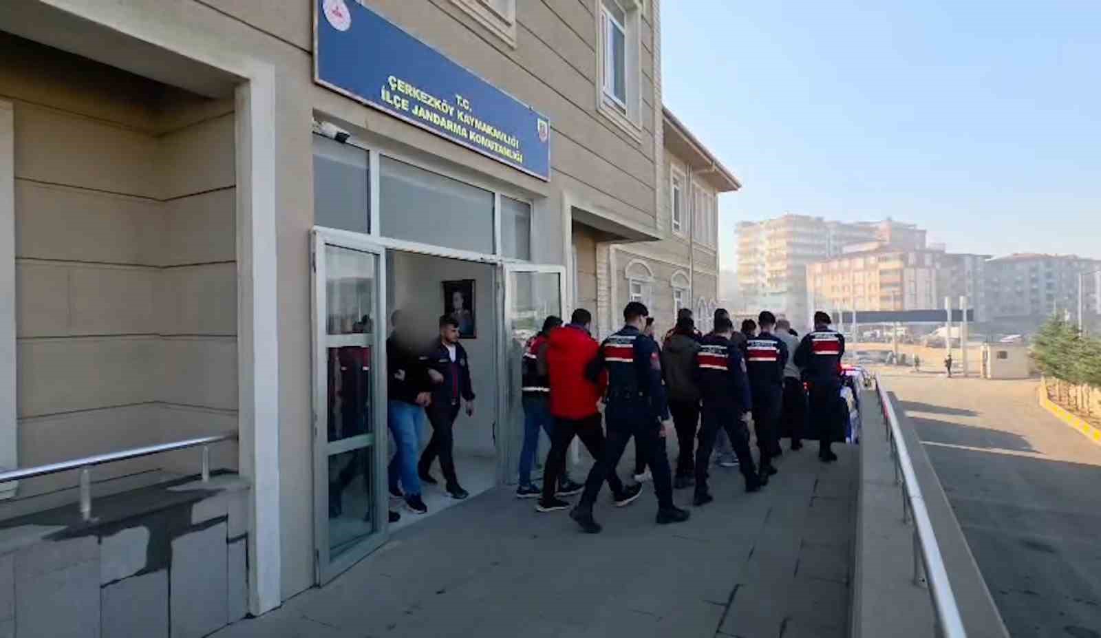 Tekirdağ Merkezli Dolandırıcılık Operasyonu: 6 Tutuklama, Milyonlarca Liralık Vurgun Ortaya Çıkarıldı