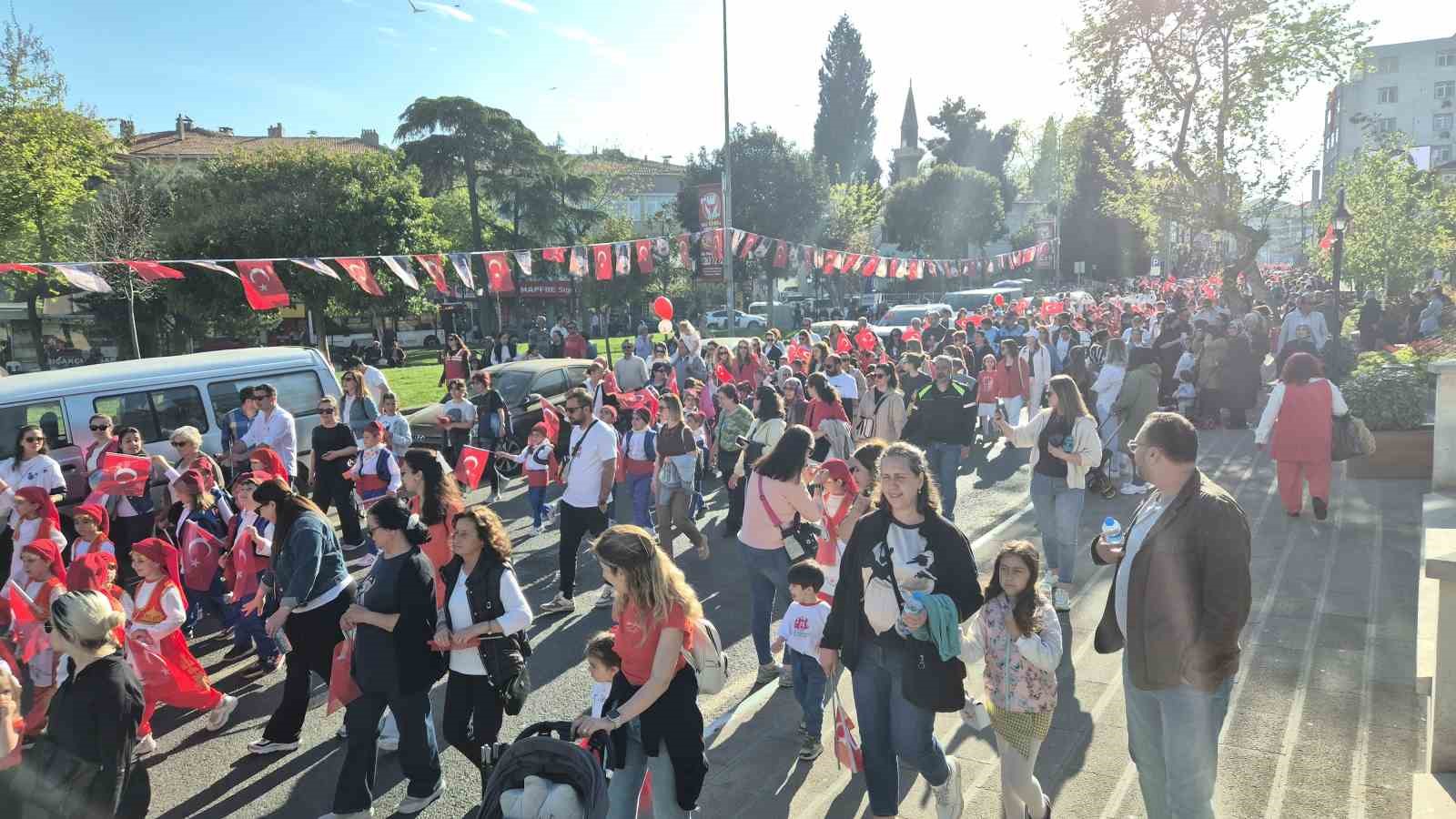 Tekirdağda 23 Nisan Yürüyüşü Renkli Görüntülere Sahne Oldu