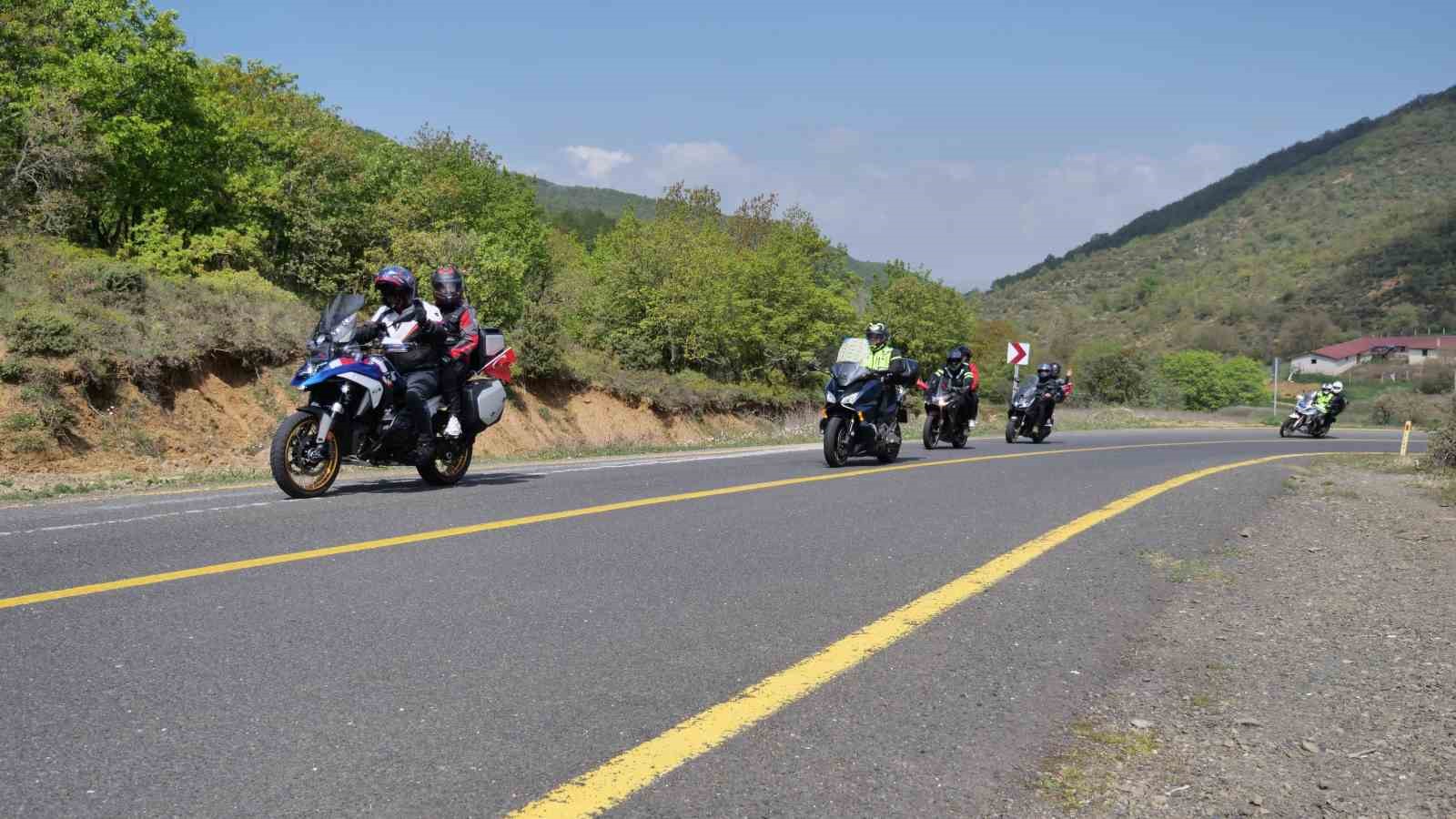 Tekirdağda 500 Motosikletli, Turizm Rotasında Doğayla Buluştu