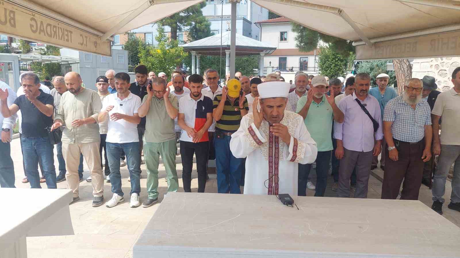 Tekirdağda Ayşenur Ezgi Eygi İçin Gıyabi Cenaze Namazı Kılındı