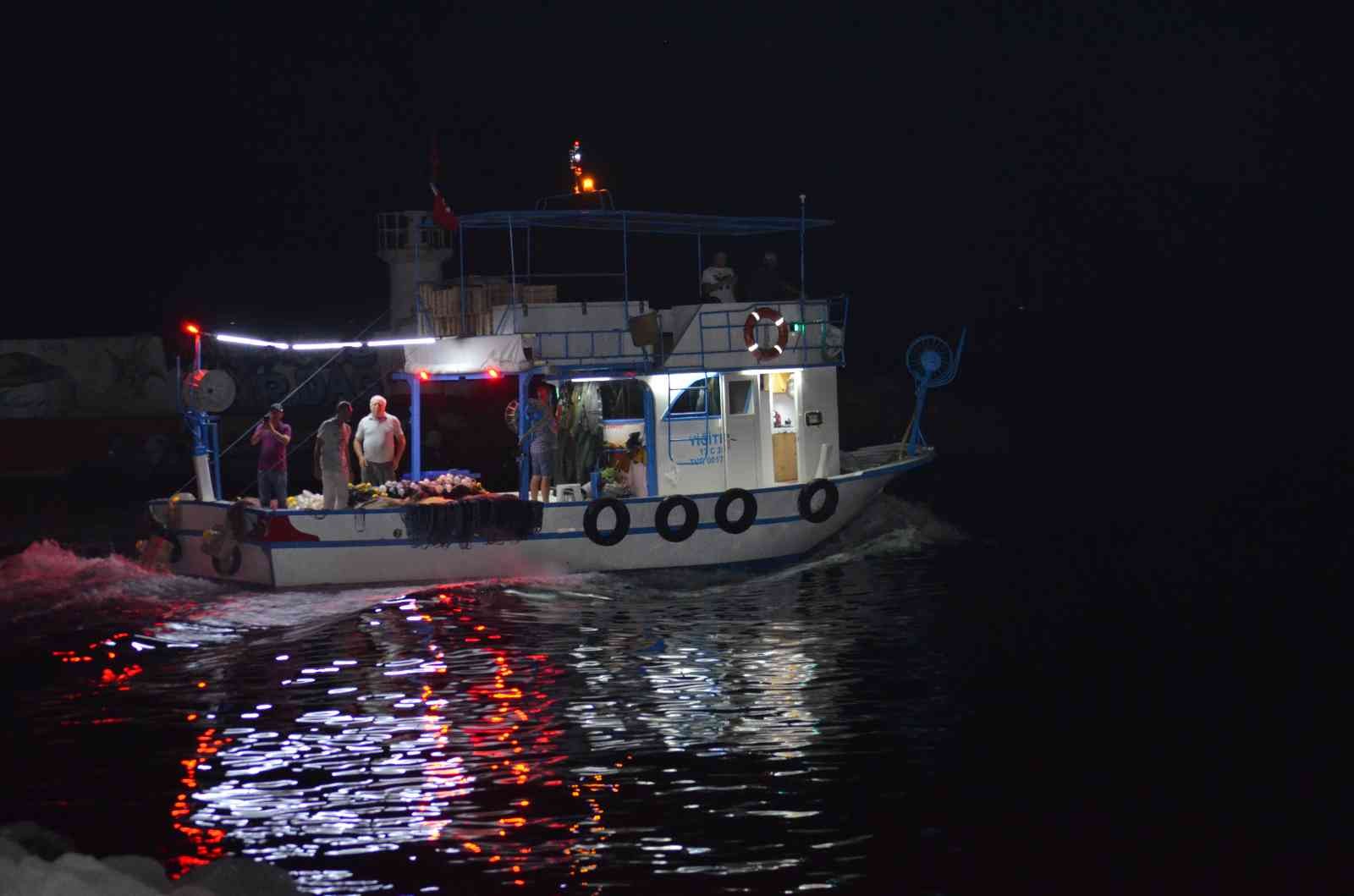 Tekirdağda Balıkçılar ‘Trakya Havalarıyla Denize Açıldı