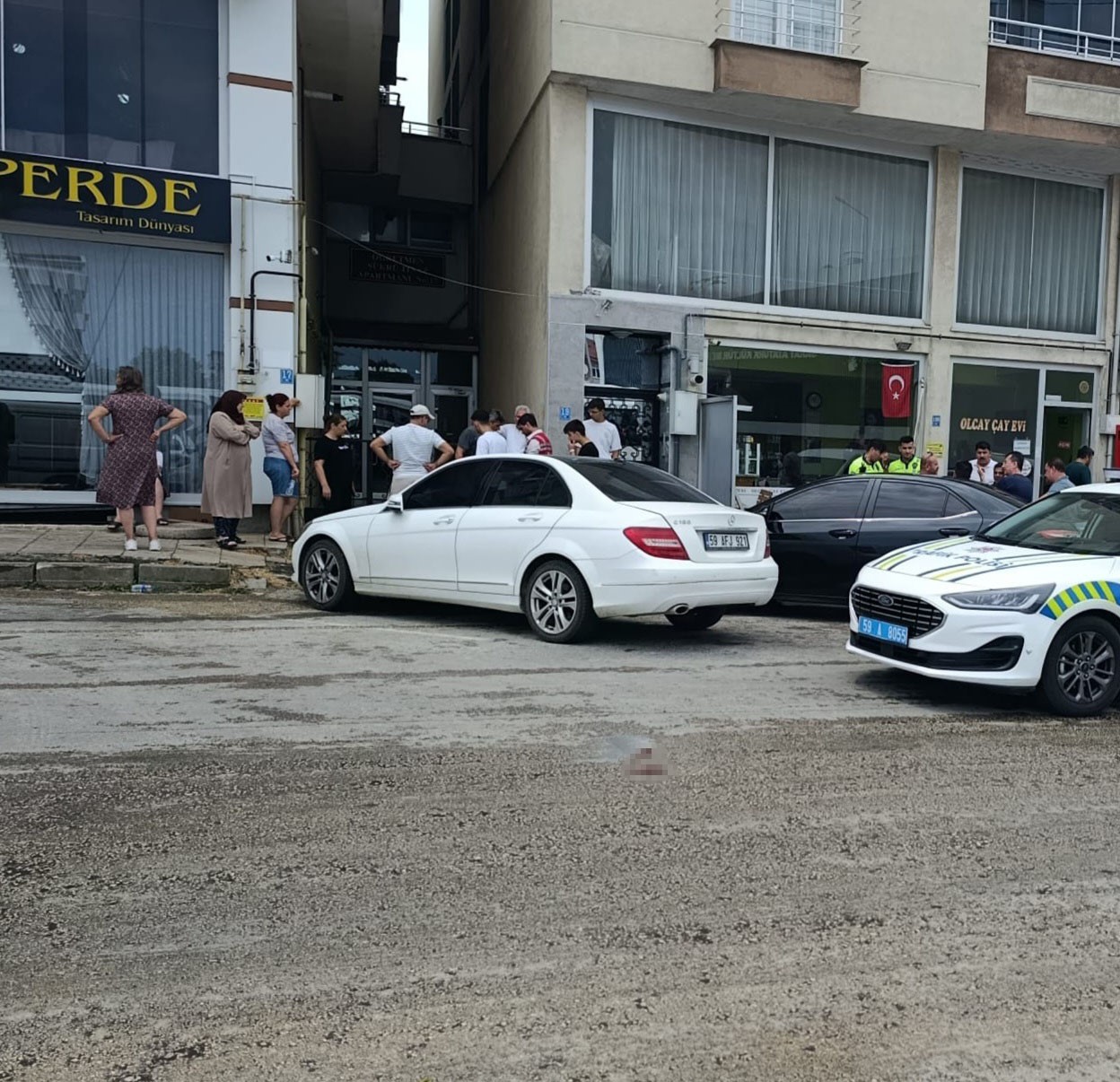 Tekirdağda Çiftlerin Kavgası Kanlı Bitti: 3 Çocuk Annesi Kadın Bıçaklandı