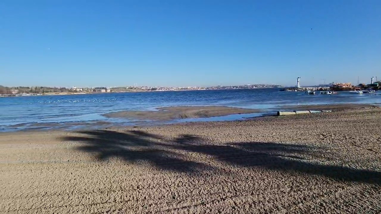 Tekirdağda Deniz 20 Metre Çekildi