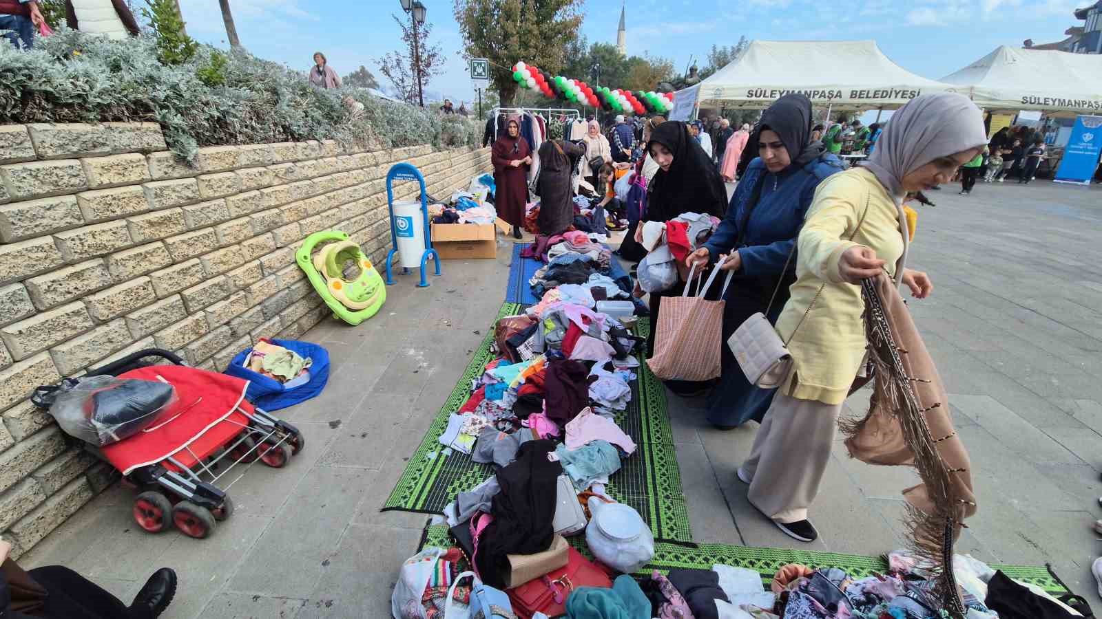 Tekirdağda Filistin İçin Hayır Çarşısı Açıldı