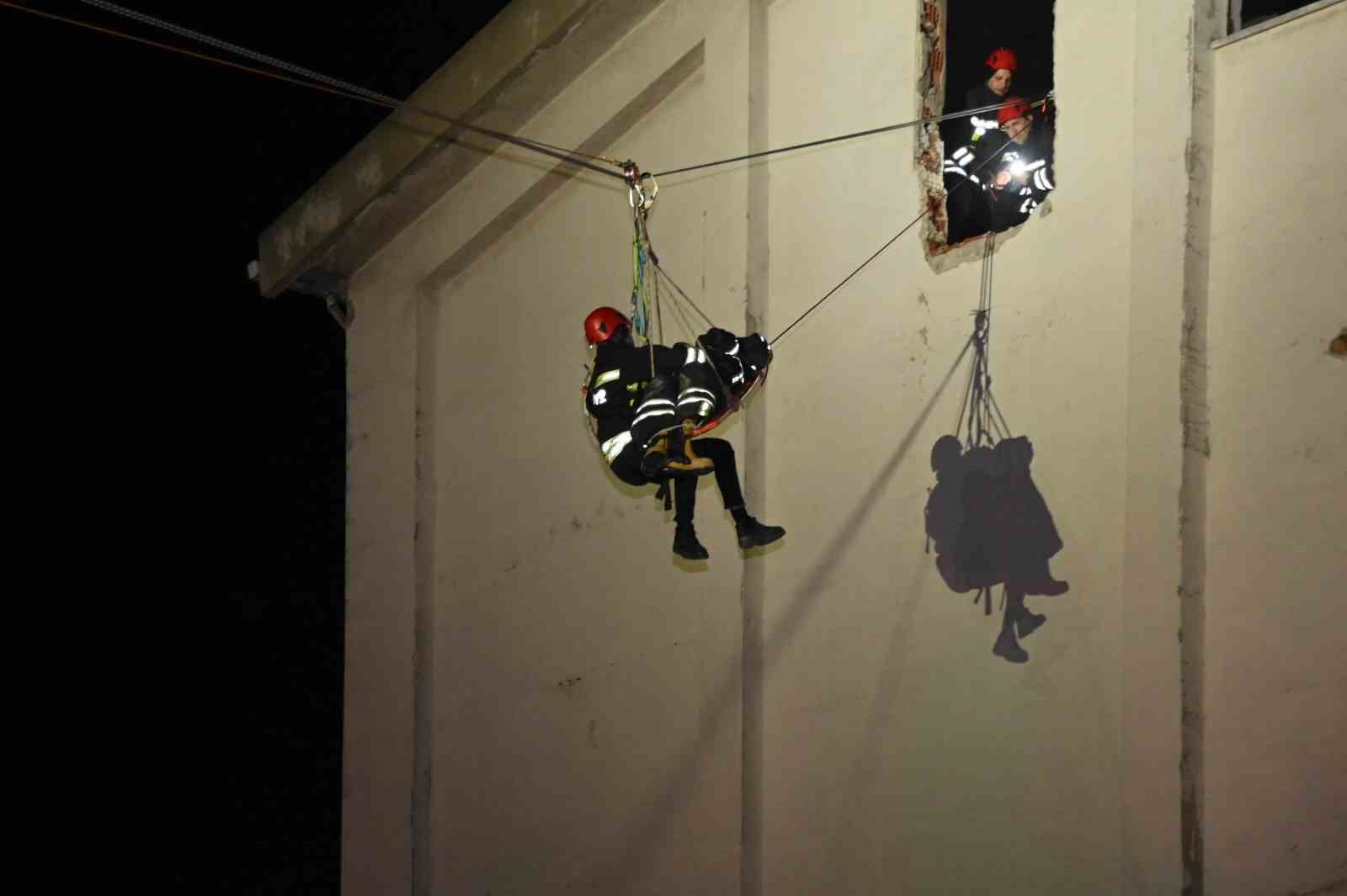 Tekirdağda Gerçeğini Aratmayan Arama Kurtarma Tatbikatı