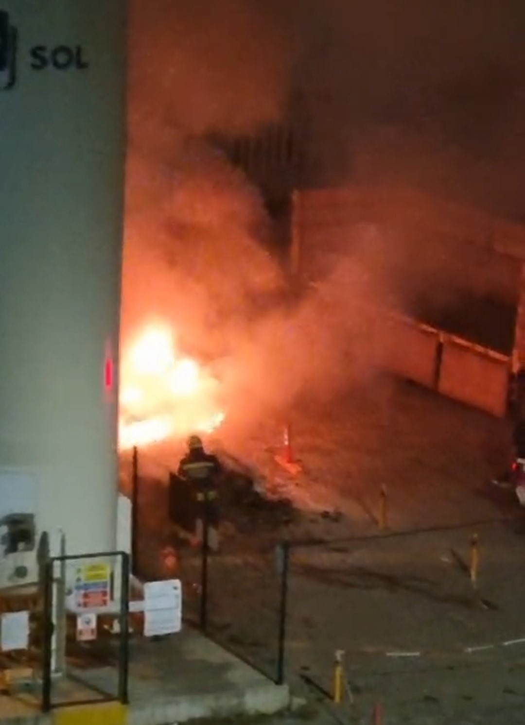 Tekirdağda Hastane Bahçesinde Oksijen Tüplerinin Yanında Yangın