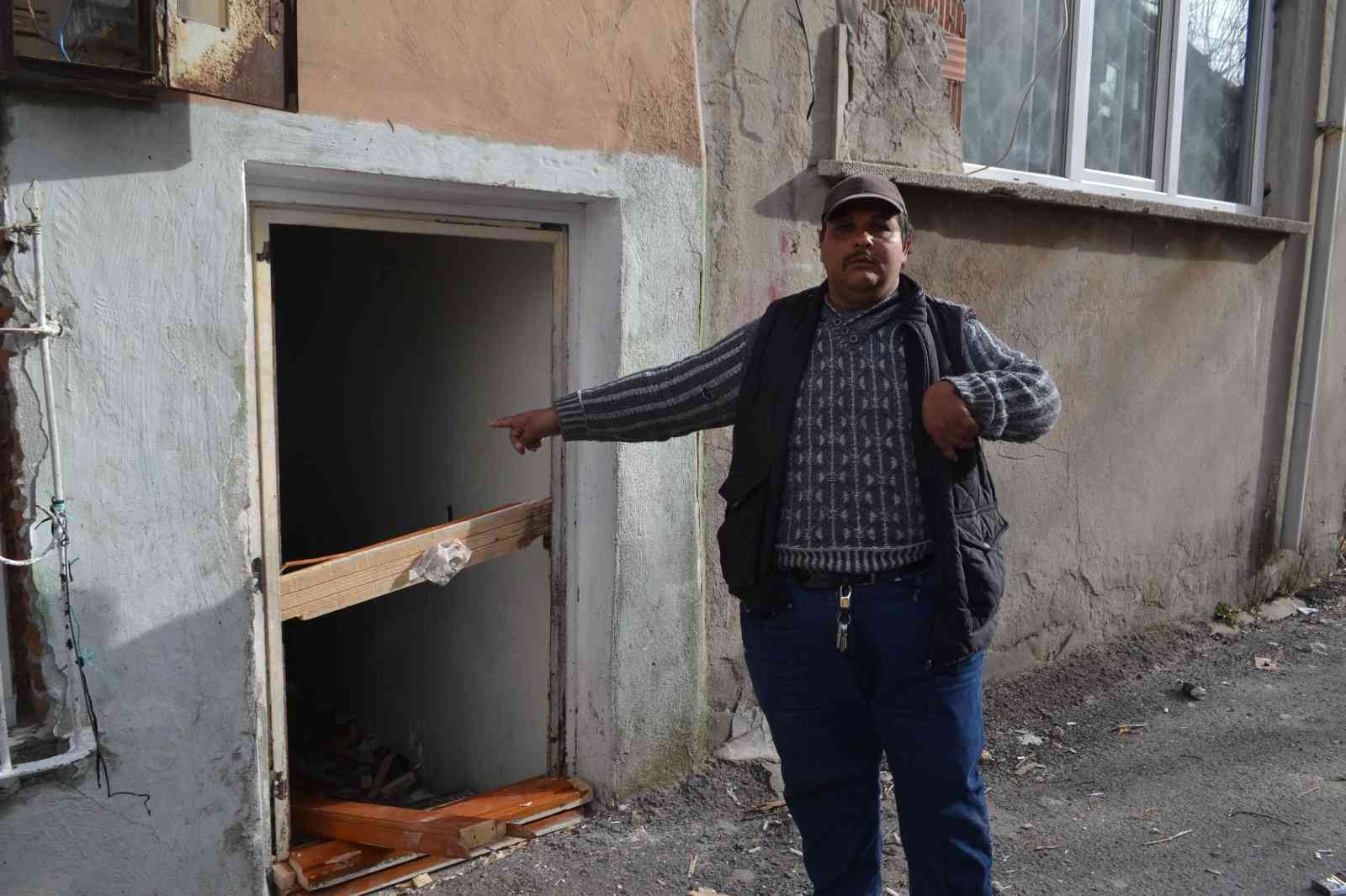 Tekirdağda Hırsızlar Engelli Vatandaşın Talan Ettikleri Evinin Kapısını Da Çaldılar