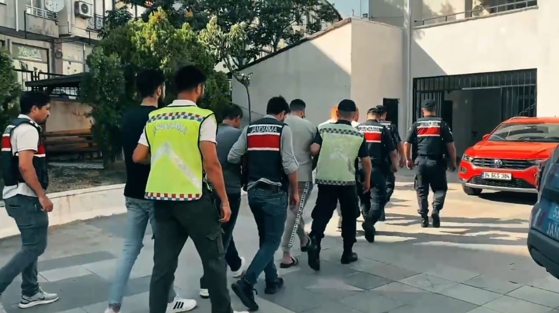 Tekirdağda Jandarma Operasyonu: 113 Aranan Şahıs Yakalandı, 32Si Tutuklandı