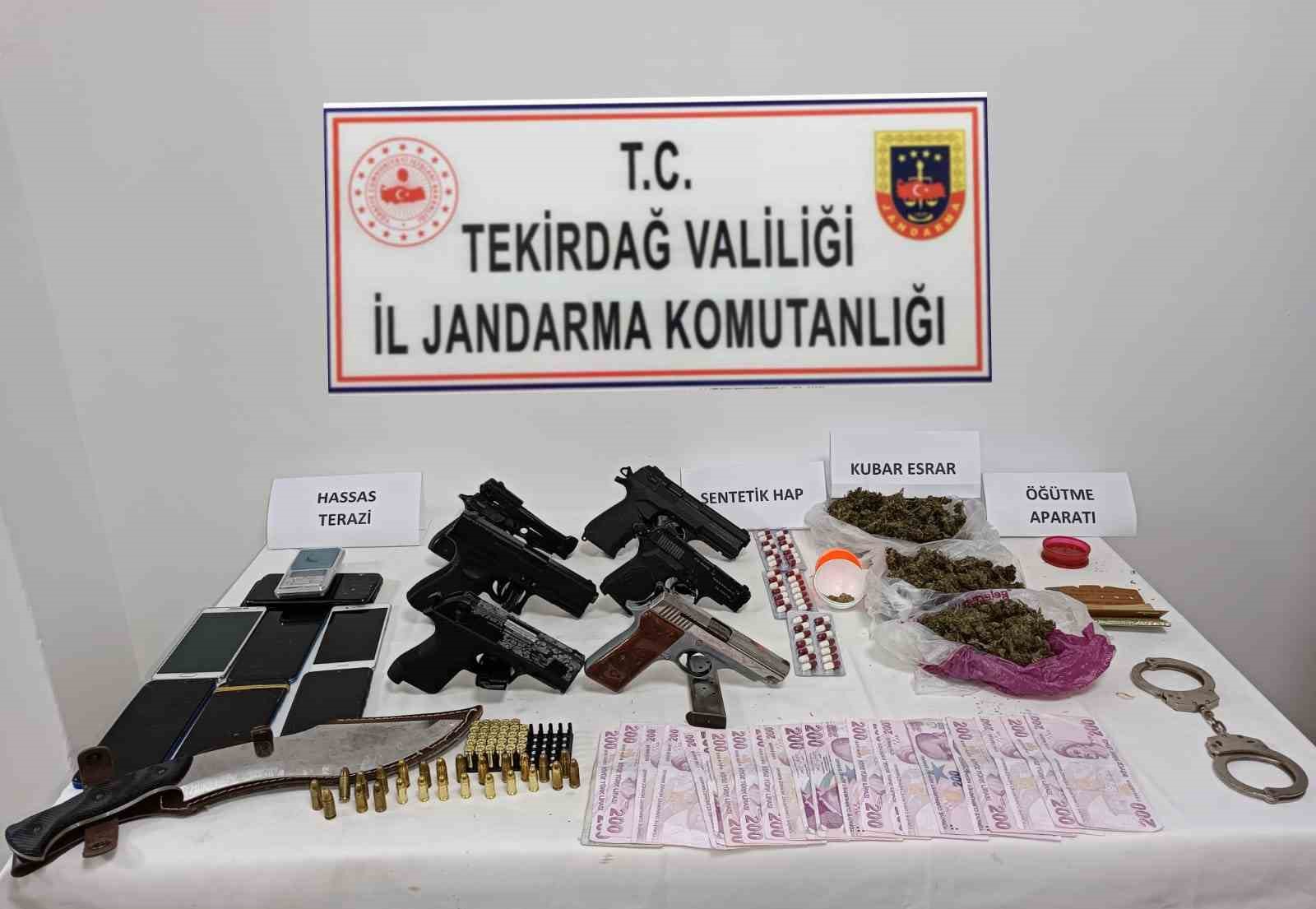 Tekirdağda Jandarma Operasyonunda Silah Ve Uyuşturucu Ele Geçirildi