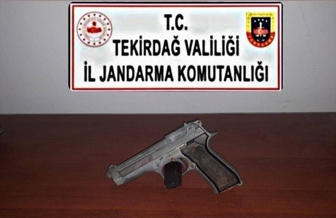 Tekirdağda Jandarmadan Ruhsatsız Silah Operasyonları