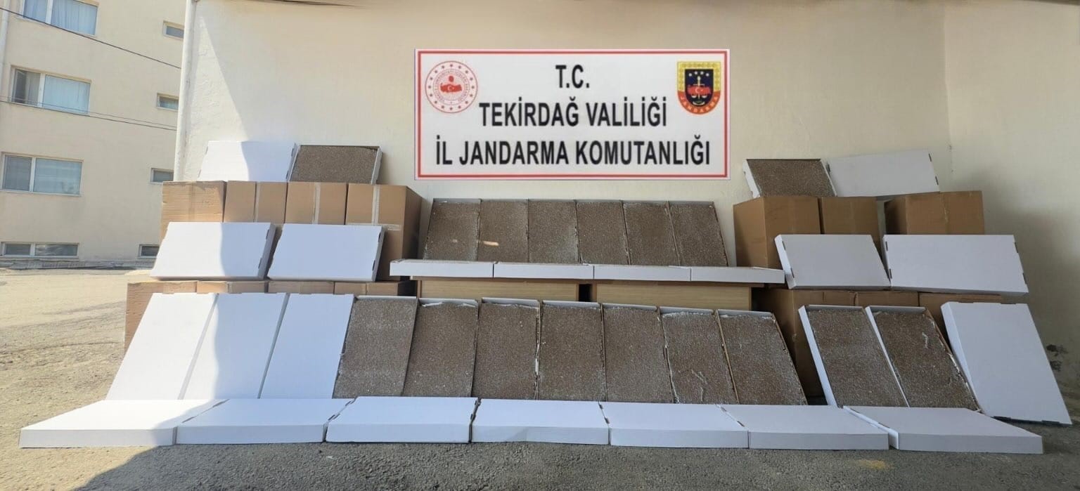 Tekirdağda Jandarmadan Silah Ve Kaçak Makaron Operasyonu