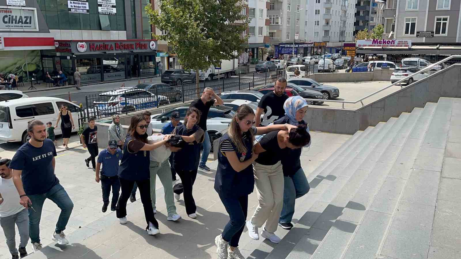 Tekirdağda Kadın Hırsızlık Çetesi Çökertildi: 100Den Fazla Hırsızlık Dosyası