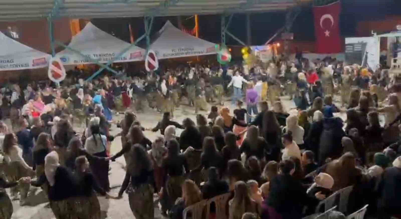 Tekirdağda Kadınlardan Renkli Şalvar Gecesi: 2 Bin Kişi Katıldı