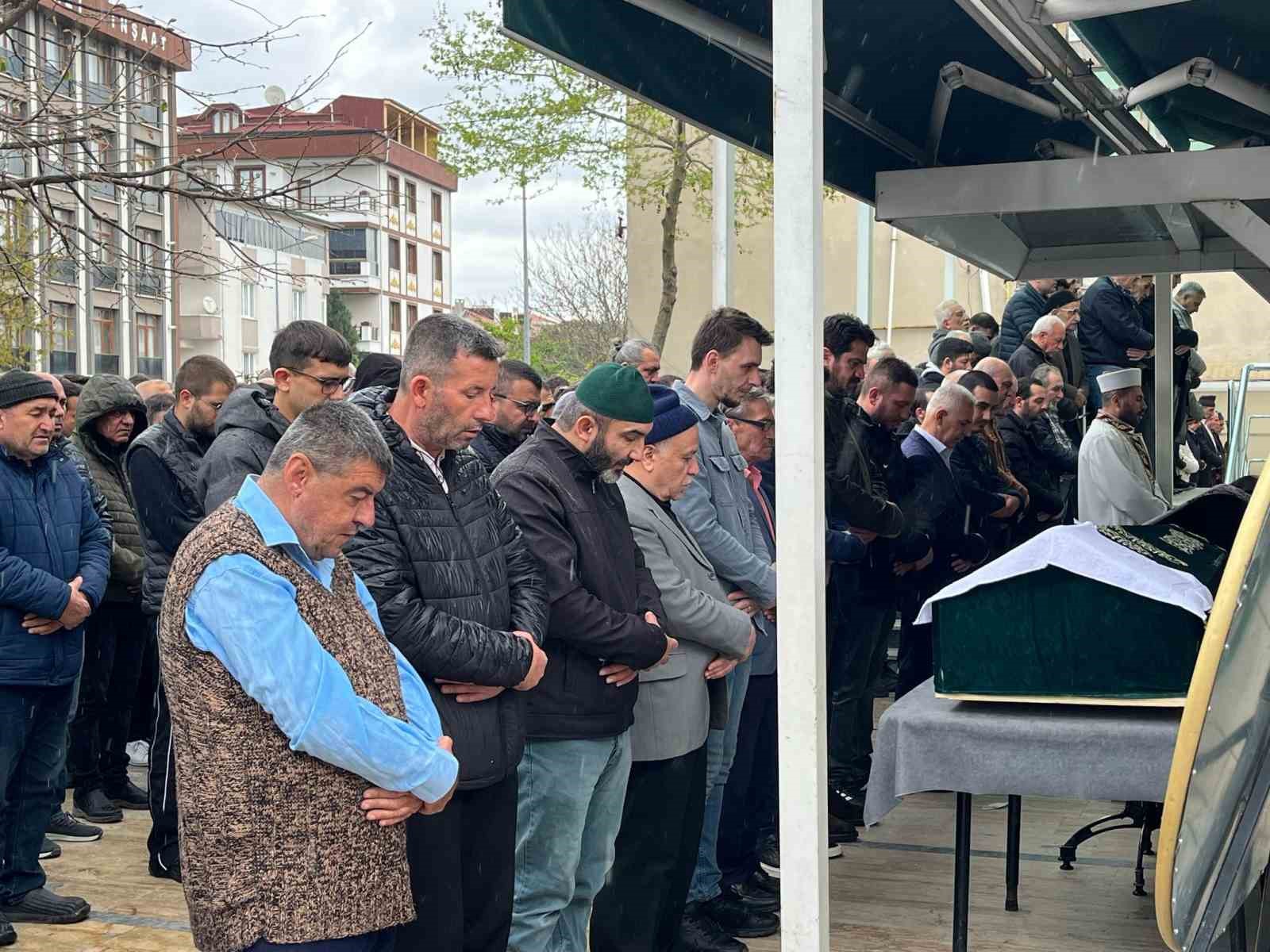 Tekirdağda Miras Kavgasında Öldürülen 3 Kişi Son Yolculuğuna Uğurlandı