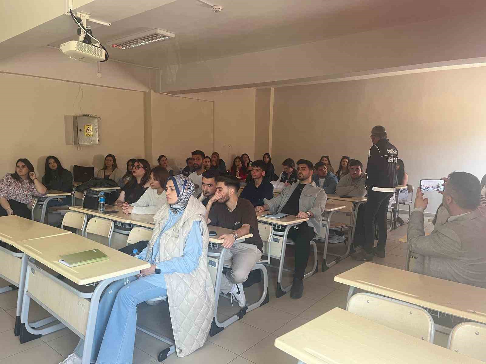 Tekirdağda Narkorehber Timinden Uyuşturucuyla Mücadele Seferberliği
