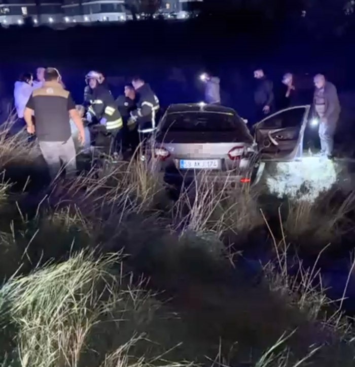 Tekirdağda Otomobil Şarampole Yuvarlandı: 1 Ölü, 1 Yaralı