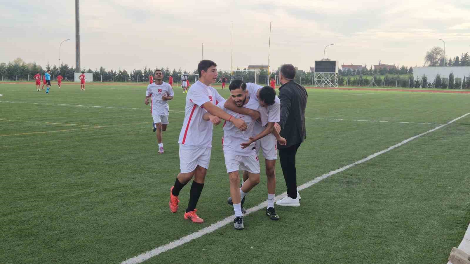 Tekirdağda Roman Gençler Dostluk Maçında Buluştu