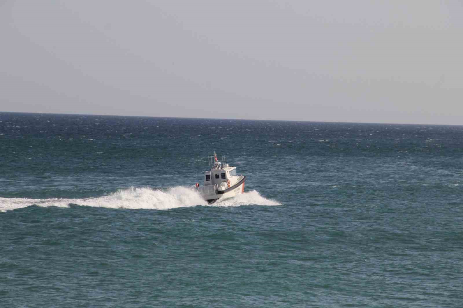Tekirdağda Şişme Bot Alabora Oldu, Sahil Güvenlik Ekipleri 2 Kişiyi Kurtardı